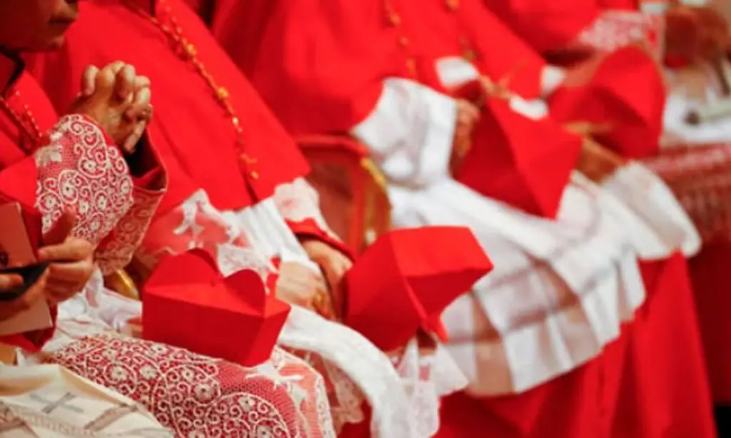Conclave para eleger o novo Papa começa em 7 de maio 4 Não há previsão para a conclusão do Conclave. Há entre os cardeais eleitores, aqueles que esperam um Conclave curto, considerando também o Jubileu em andamento