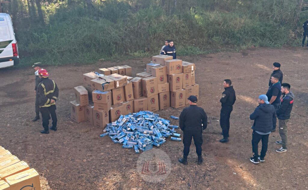 Polícia Argentina destrói cerca de 1,5 milhão de maços de cigarros contrabandeados apreendidos em Bernardo de Irigoyen 4 A carga de mais de 6 mil caixas de cigarros contrabandeados havia sido apreendida durante uma operação policial realizada em março pela polícia Argentina