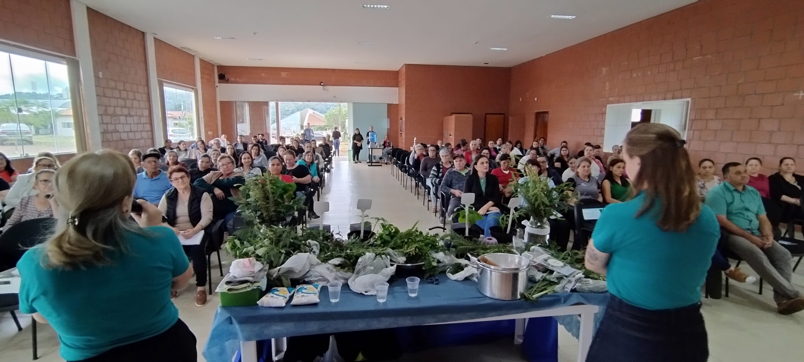 Município de Barracão promove capacitação sobre plantas medicinais 5 IMG 20250522 150332602 HDR scaled