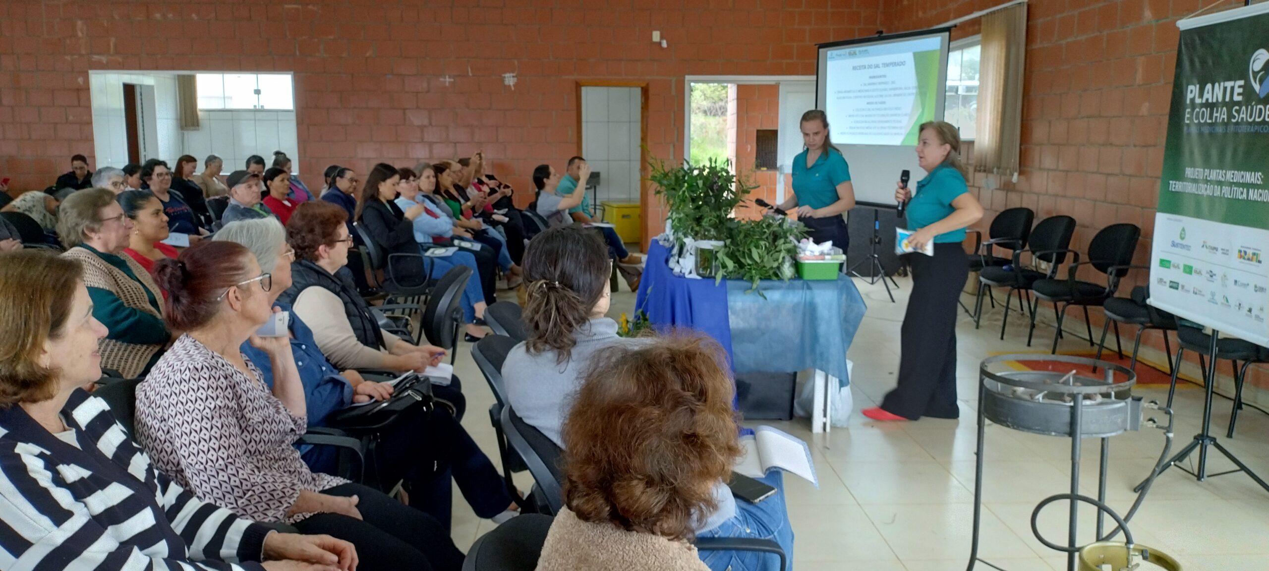 Município de Barracão promove capacitação sobre plantas medicinais 6 IMG 20250522 150348689 HDR scaled