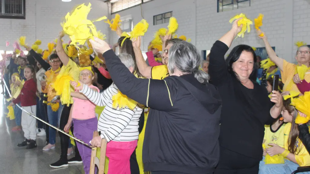 Mais de 350 mães participaram da XXV edição GinFest em Bom Jesus do Sul 14 crys 16 10