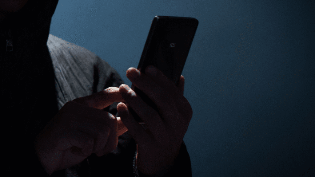 Grupo de trabalho avalia medidas contra deepfakes e fraudes digitais 3 Governo institui grupo de trabalho para estudar o impacto das deepfakes e propor medidas de proteção e combate a fraudes.