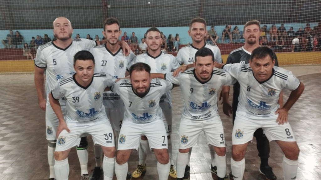 Definidos os finalistas do 25º Campeonato de Futsal em Bom Jesus do Sul 4 Finais acontecem nos dias 14 e 17 de maio com disputas nas categorias Juvenil, Veterano, Feminino e Força Livre no Ginásio Augusto Ângelo dos Santos