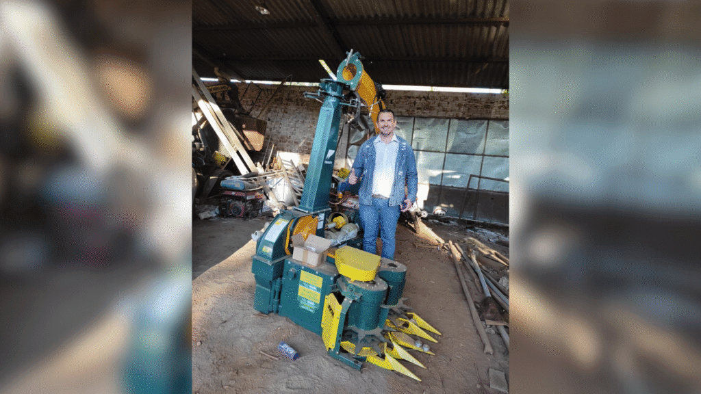 Trator e equipamentos são entregues para reforçar o setor de agricultura barraconense 7 crys 3 11