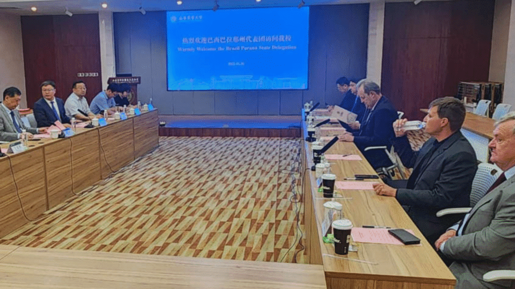 O Governo do Paraná, por meio da Secretaria da Ciência, Tecnologia e Ensino Superior (Seti), integra a comitiva brasileira na Semana de Cooperação e Intercâmbio entre Cidades Amigas Internacionais de Shandong 2025, na cidade de Jinan, na China. 