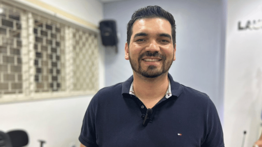 Vereador Júnior retorna ao Legislativo e Altair Farias assume cadeira por 30 dias 3 Vereador