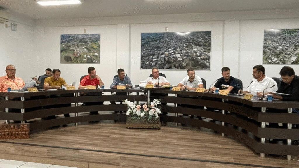 Vereador apresenta moção contra possível fechamento das APAEs 3 crys 5 22