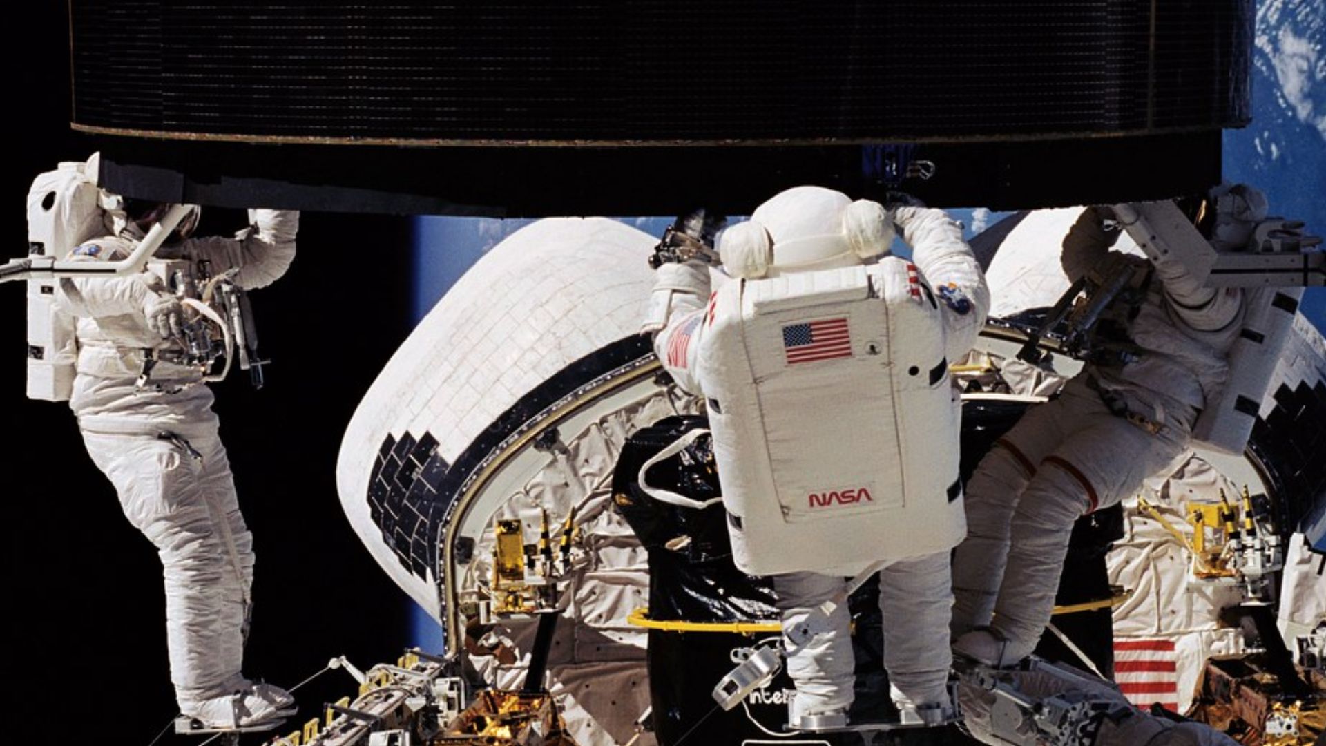 7 de maio de 1992: a épica caminhada espacial tripla da NASA