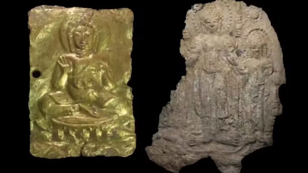 Tesouros budistas de ouro e prata são revelados em templo milenar na Tailândia