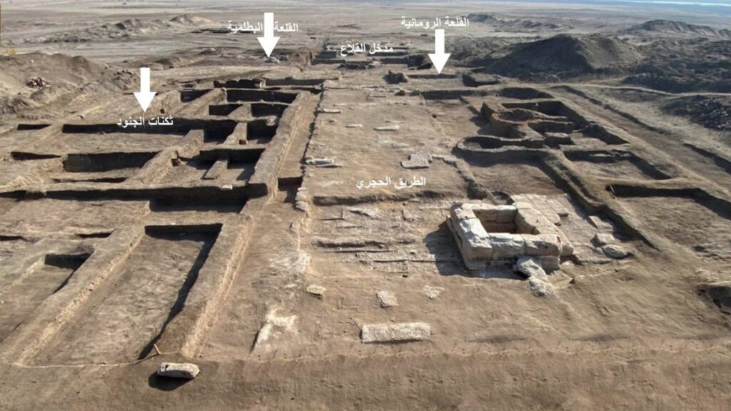 Fortaleza de 2 mil anos emerge no deserto do Sinai e revela segredos do Egito antigo