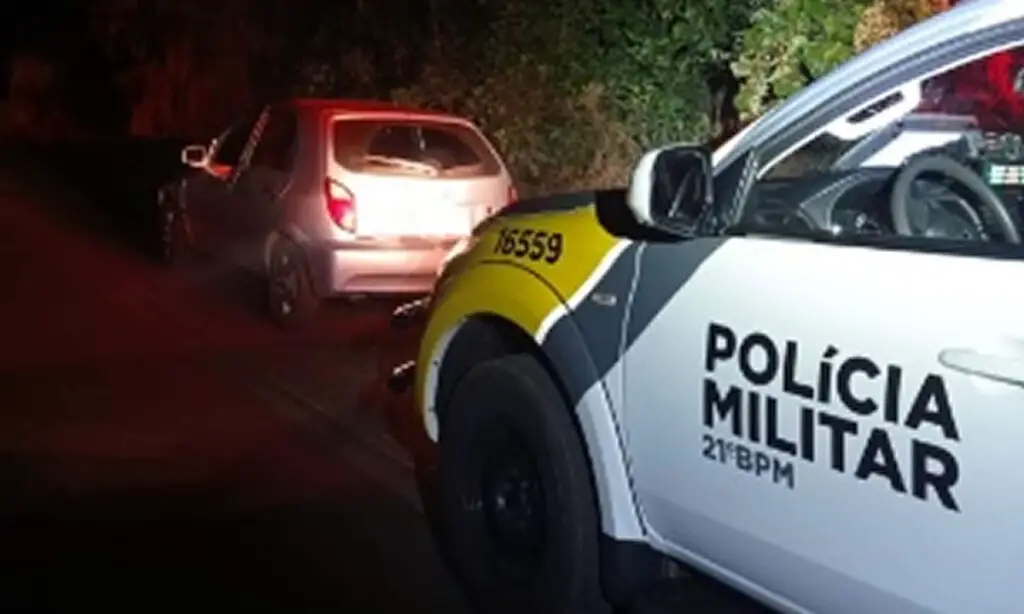 Ladrão que foi solto no dia 10, é preso após furtar, moto, carro e camionete durante a madrugada 2 Segundo a PM, o ladrão esteve preso por um ano e sete meses, ele foi liberado com tornozeleira eletrônica no dia 10 de abril de 2025
