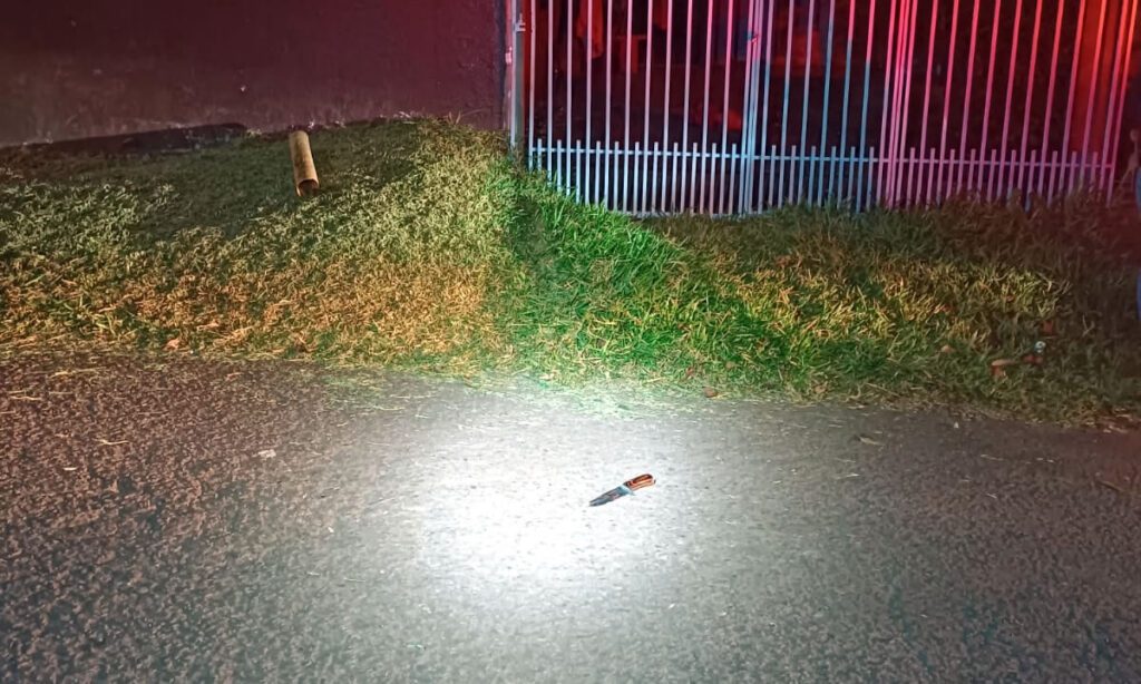 Homem de 29 anos é morto a facadas após discussão no trânsito em Francisco Beltrão 2 Homicídio ocorreu na noite de domingo. Segundo a PM o homem de 29 anos chegou a ser socorrido, mas morreu antes de receber atendimento médico