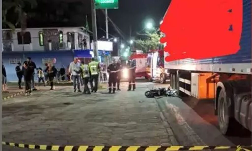 Segundo o Corpo de Bombeiros, a adolescente estava como passageira da scooter e morreu ainda no local