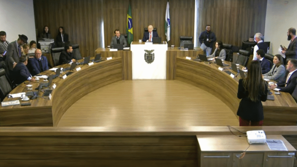 Novo piso salarial dos professores garante valorização no Paraná 2 CCJ aprova reajuste de até 11,31% para professores da rede estadual, elevando salários ao piso nacional e valorizando a categoria.