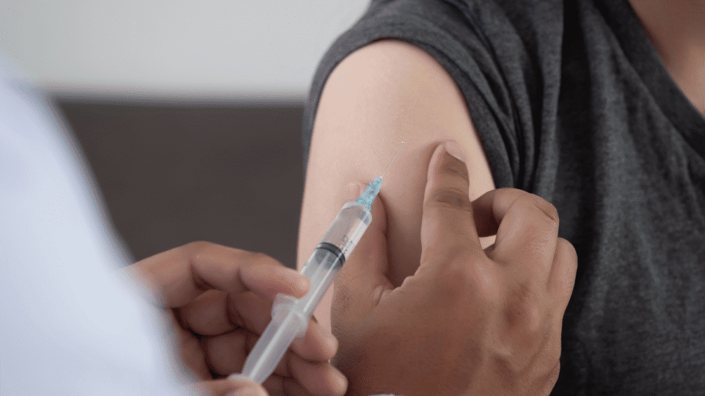 Vacinação contra a dengue começa em Bom Jesus do Sul 2 Vacinação faz parte do calendário oficial para adolescentes de 10 a 14 anos; horário e documentos necessários já foram divulgados