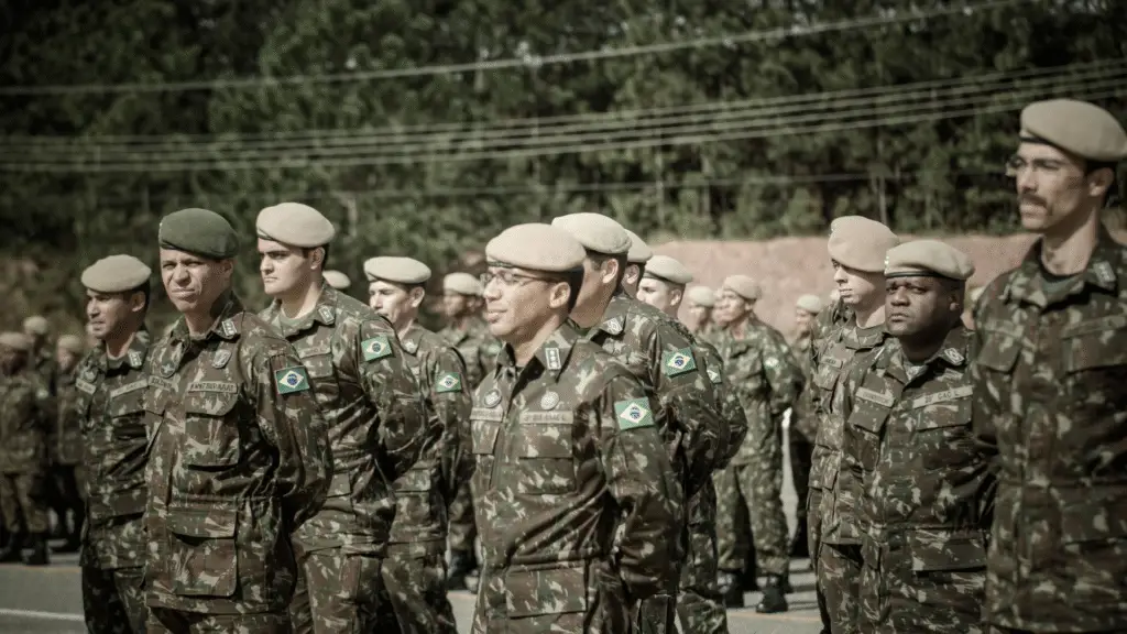 Alistamento Militar Brasileiro: Regras, prazos e consequências legais 2 Entenda quem deve se alistar no serviço militar brasileiro, quais são as regras, benefícios e penalidades. O prazo de alistamento para 2025 vai até 30 de junho