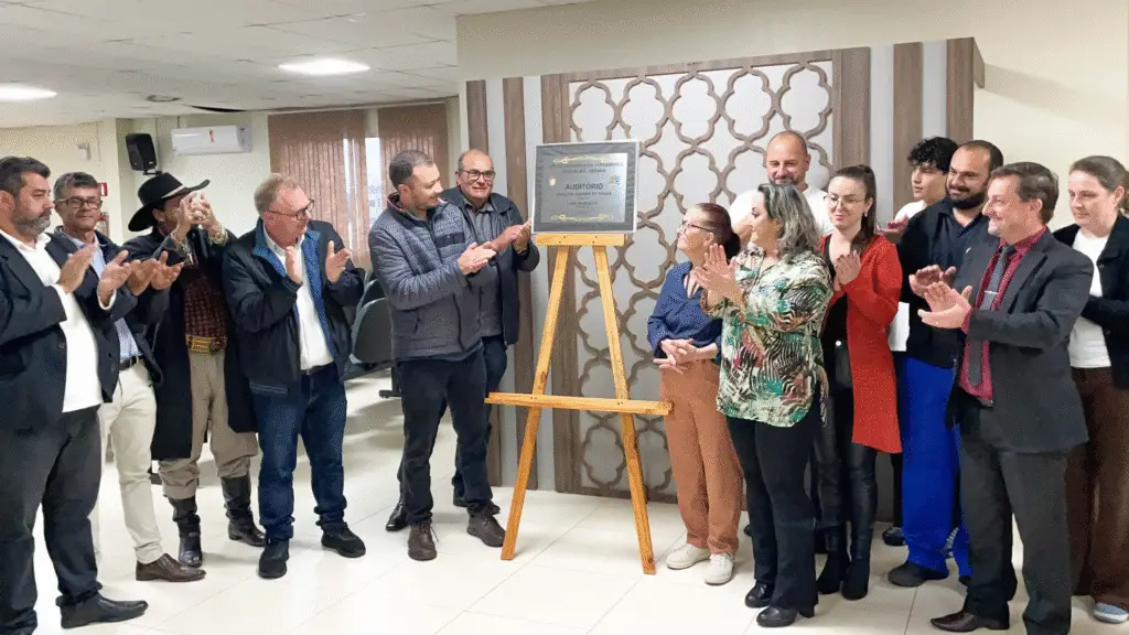 Câmara de Vereadores homenageia Joaquim Edemar de Souza com nomeação do auditório 2 crys 41