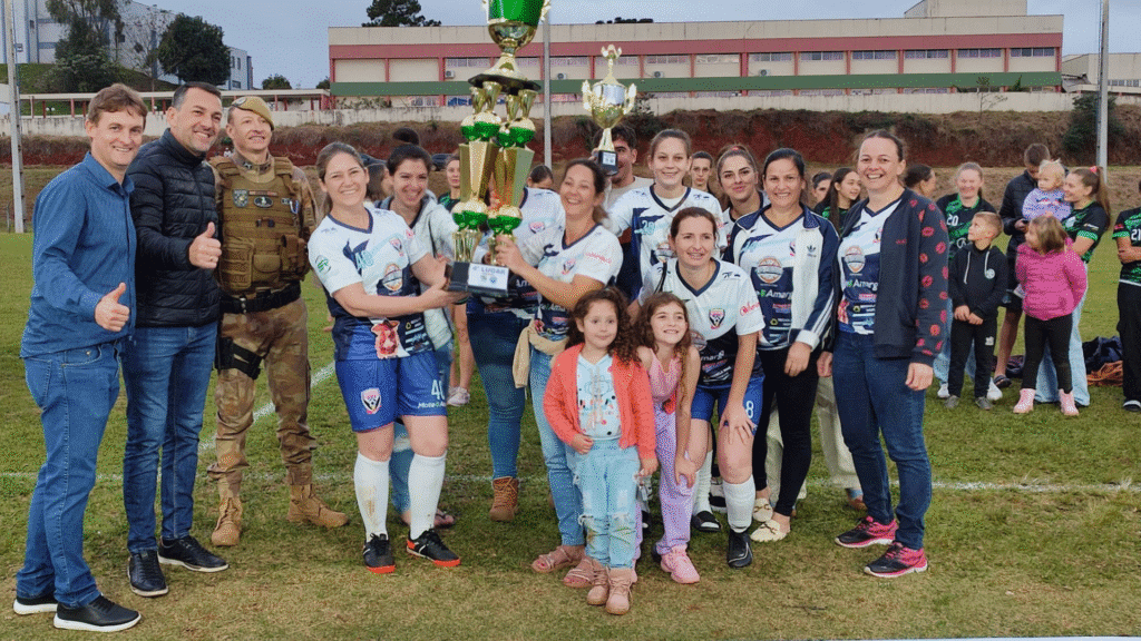 Cristo Rei é campeã do Campeonato Cerqueirense Feminino 2025 5 crys 7 2