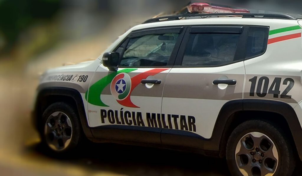 Segundo a coordenação pedagógica da unidade, uma professora do segundo ano relatou que um aluno, apresentava marcas visíveis de agressão física