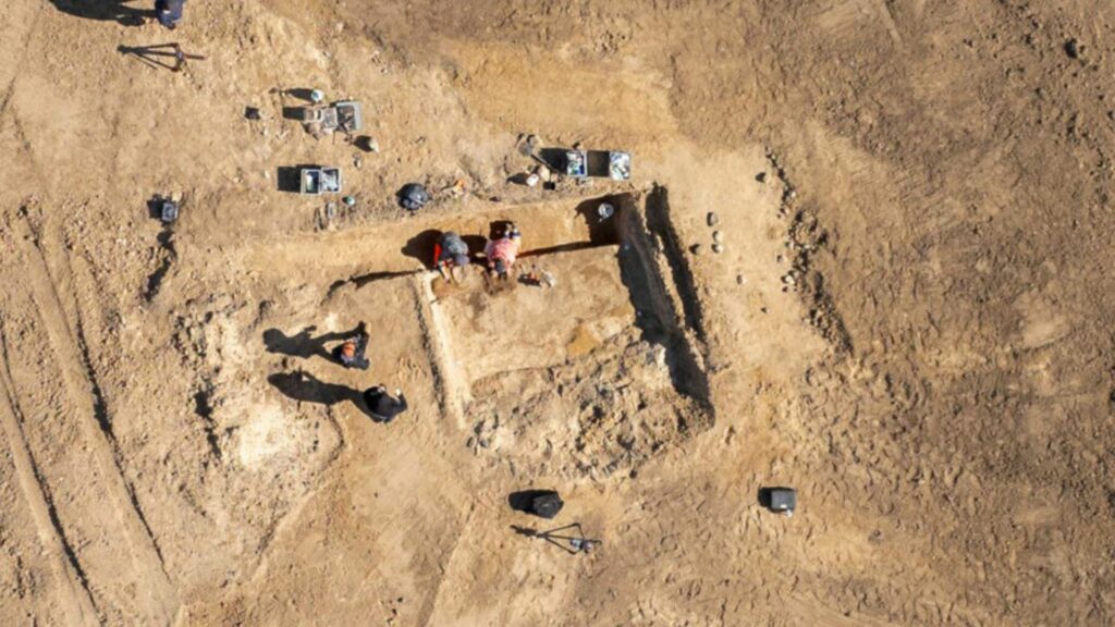 Tesouro é revelado em cemitério nobre descoberto na Dinamarca