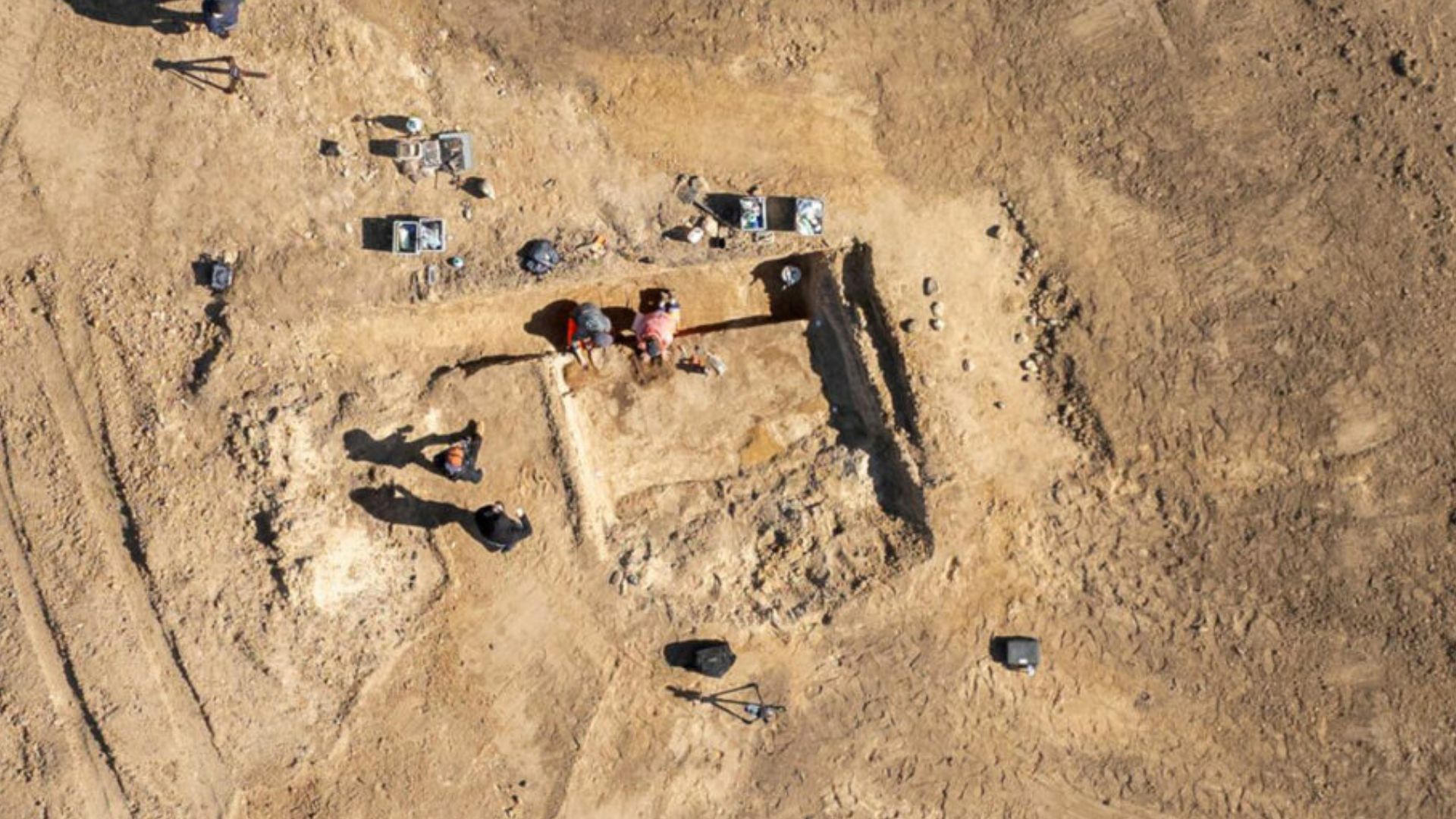 Tesouro é revelado em cemitério nobre descoberto na Dinamarca
