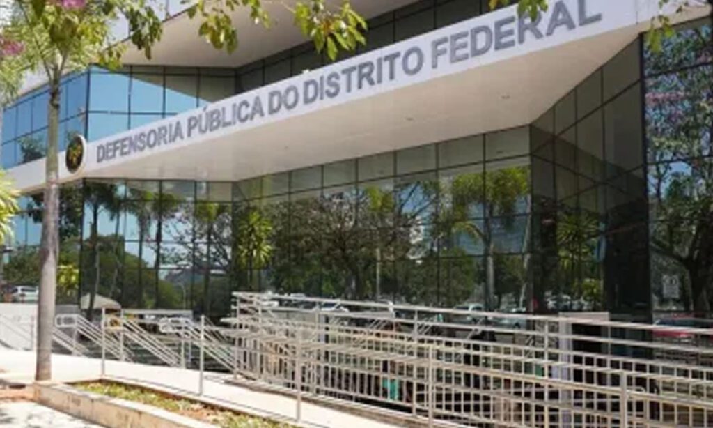 Justiça manda cartório reconhecer pai que deu à luz e mãe trans de bebê 3 Casal é formado por homem trans e mulher trans. Cartório havia se recusado a registrar maternidade e pais recorreram à justiça