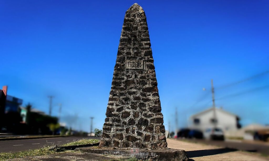 Cerqueirense não será indenizado por cobrança de roaming internacional na fronteira 3 No caso julgado, o consumidor cerqueirense alegou que as tarifas foram cobradas indevidamente enquanto ele ainda se encontrava em território nacional