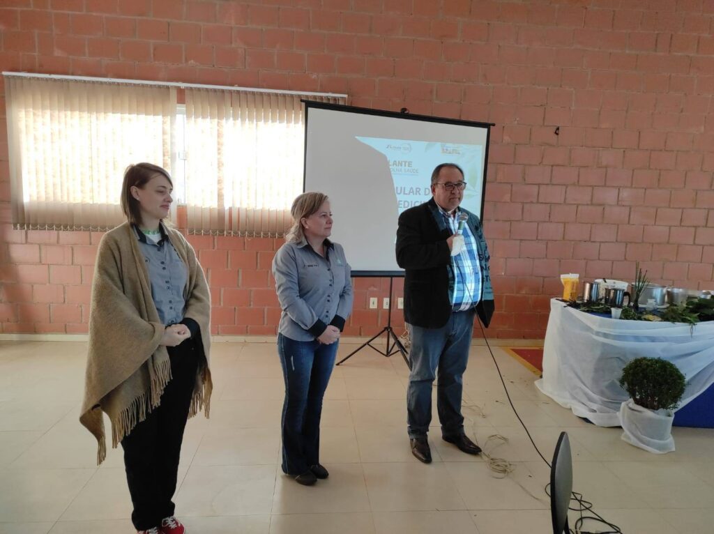 Realizada 3ª etapa de capacitação sobre plantas medicinais em Barracão 3 plantas medicinais