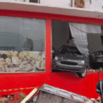 Carro invade padaria e deixa três pessoas feridas no RS