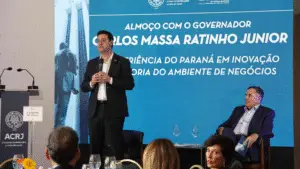 Paraná destaca crescimento e obras em encontro com empresários no Rio