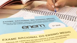 Com 4,8 milhões de inscritos confirmados, Enem 2025 marca alta participação da rede pública e volta a permitir certificação do ensino médio.