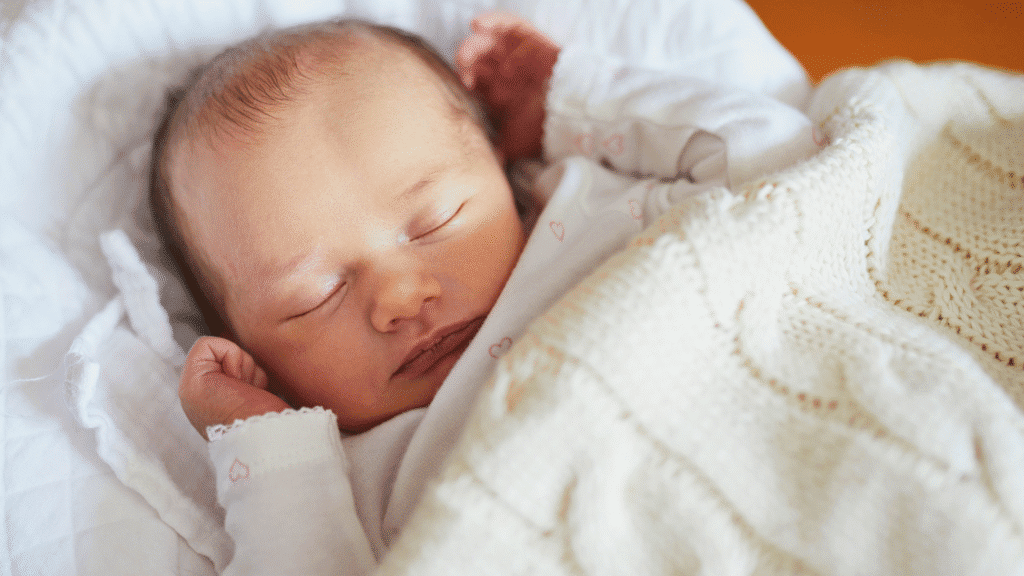 O mel pode representar risco grave à saúde de bebês com menos de um ano. Entenda por que ele é contraindicado e como prevenir o botulismo infantil.