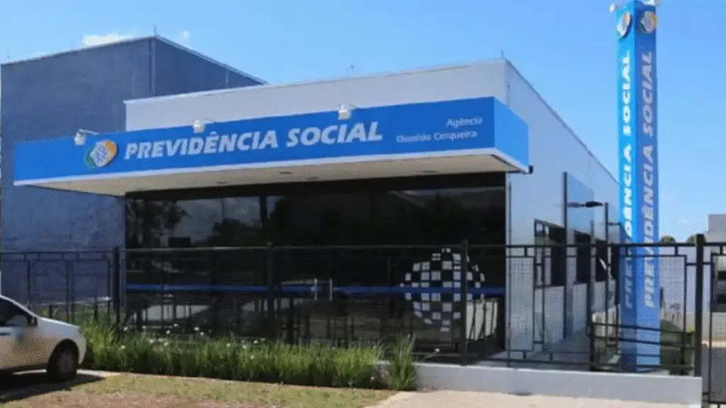 Auxílio-doença passará a ser analisado tecnicamente por peritos no sistema Atestmed 2 Peritos do INSS poderão ajustar o tempo de afastamento e até negar o auxílio-doença no novo Atestmed, com base apenas em análise documental.