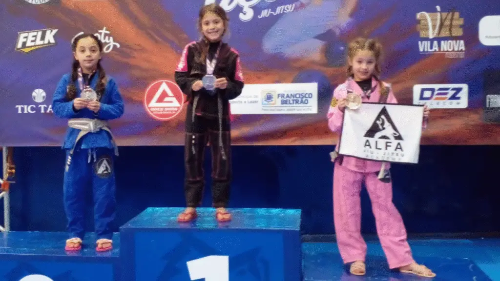 Flor da Serra do Sul é vice-campeã com a equipe Alfa Jiu Jitsu na Copa Mestre do Açaí 10 crys 44 5