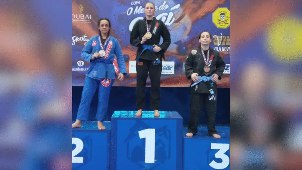 Flor da Serra do Sul é vice-campeã com a equipe Alfa Jiu Jitsu na Copa Mestre do Açaí 9 crys 45 5