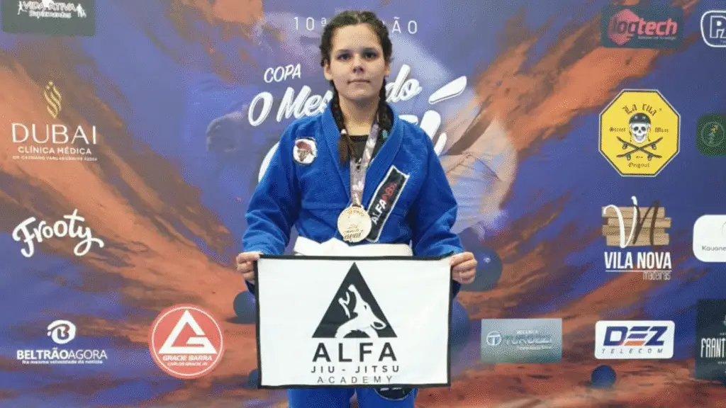 Flor da Serra do Sul é vice-campeã com a equipe Alfa Jiu Jitsu na Copa Mestre do Açaí 7 crys 47 5
