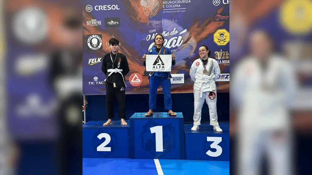 Flor da Serra do Sul é vice-campeã com a equipe Alfa Jiu Jitsu na Copa Mestre do Açaí 6 crys 48 5