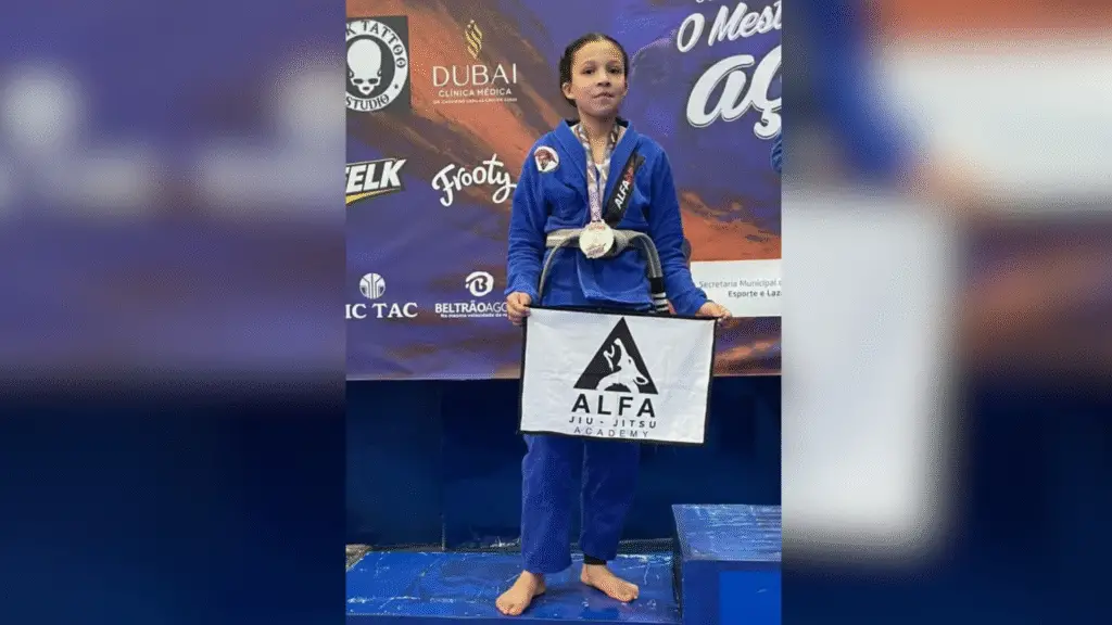 Flor da Serra do Sul é vice-campeã com a equipe Alfa Jiu Jitsu na Copa Mestre do Açaí 15 crys 52 5