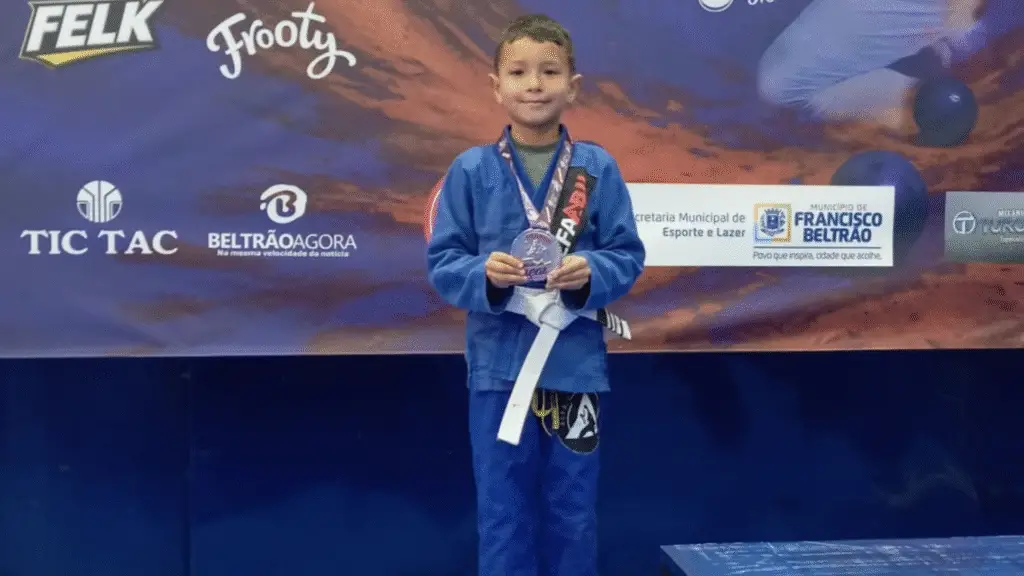 Flor da Serra do Sul é vice-campeã com a equipe Alfa Jiu Jitsu na Copa Mestre do Açaí 22 crys 59 3