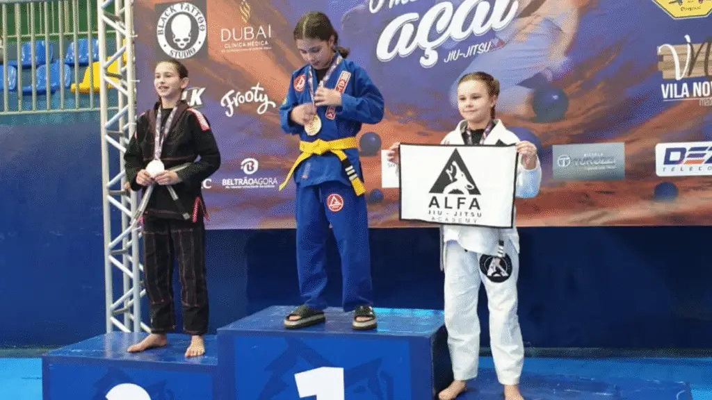 Flor da Serra do Sul é vice-campeã com a equipe Alfa Jiu Jitsu na Copa Mestre do Açaí 27 crys 64 3