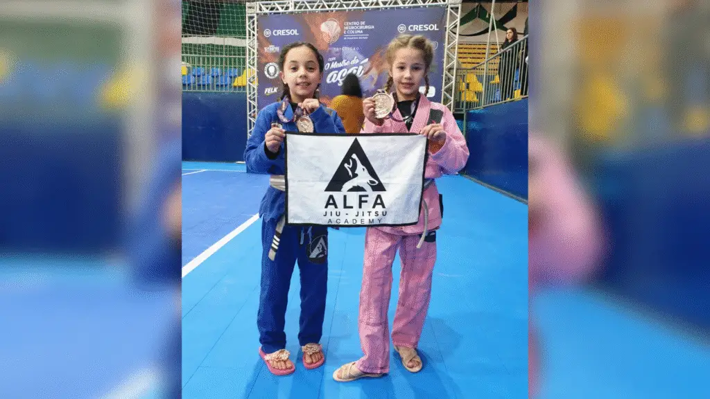 Flor da Serra do Sul é vice-campeã com a equipe Alfa Jiu Jitsu na Copa Mestre do Açaí 29 crys 66 3