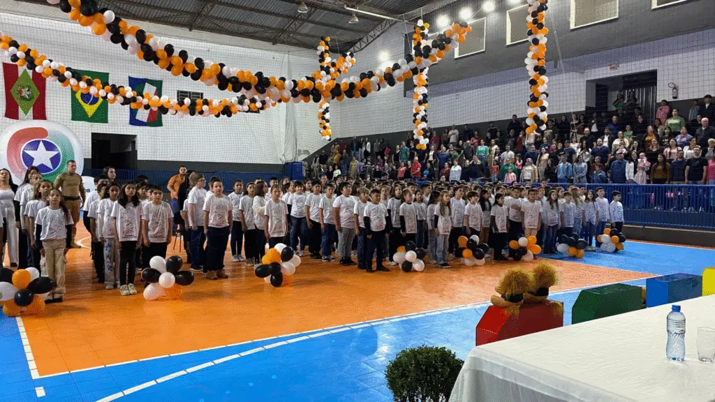 195 alunos de Dionísio Cerqueira se formam no Programa PROERD 2 crys 72 1