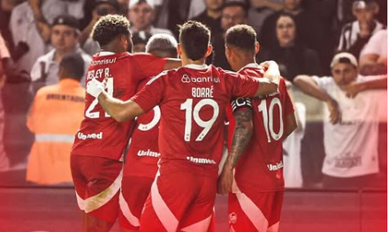 Inter bate o Santos e sobe no Brasileirão