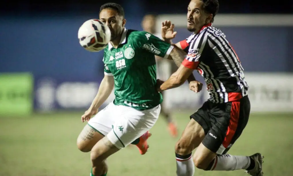 Time da Série C é acusado de jogar com 12 em campo e pode ter partida anulada 2 O time do Guarani apresentou pedido de anulação de partida após o Anápolis estar com 12 jogadores em campo