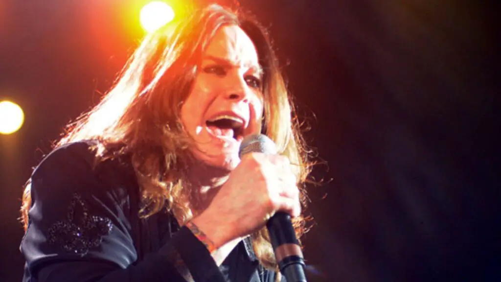 Ozzy Osbourne, vocalista do Black Sabbath, morre aos 76 anos