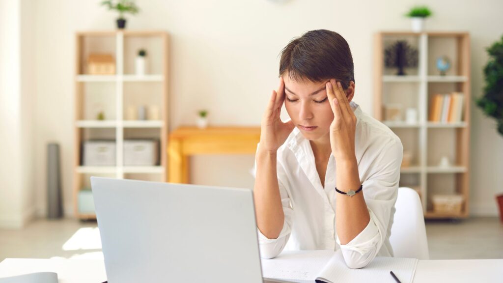 4 técnicas rápidas para aliviar a dor de cabeça em poucos minutos 3 técnicas rápidas para aliviar a dor de cabeça em poucos minutos
