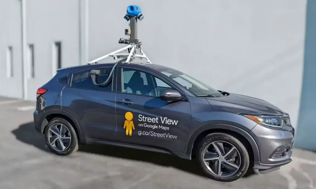 Google é condenado por foto de argentino pelado no Street View 3 Decisão judicial cita violação de privacidade e determina que o Google faça o pagamento de US$ 12,5 mil (R$ 69 mil) por dano à dignidade