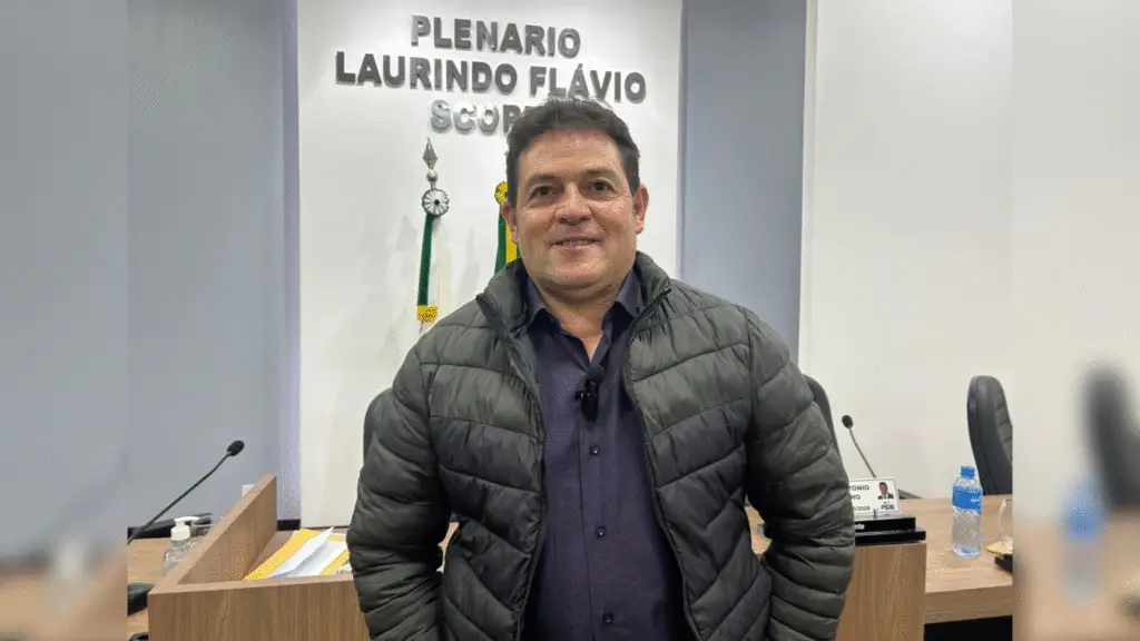 Presidente da Câmara de vereadores de Santo Antonio avalia primeiro semestre de 2025 2 Com atuação ativa no Legislativo e participação estadual em federações de vereadores, Dico destaca avanços em habitação, infraestrutura e fortalecimento institucional