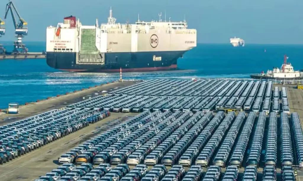Governo eleva imposto de importação para carros elétricos e híbridos a partir desta terça 2 Aumento faz parte de um cronograma do governo para reconstituição gradual do imposto para tornar os modelos produzidos em solo nacional mais atrativos. Alíquotas vão de 25% a 30%