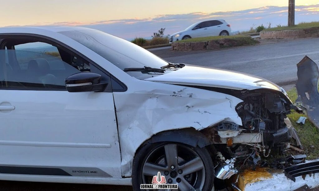 Jovem fica ferido em acidente na rodovia BR 163, em Barracão 5 O acidente ocorreu nas primeiras horas da manhã desta quinta-feira. O jovem foi socorrido pela equipe do Samu